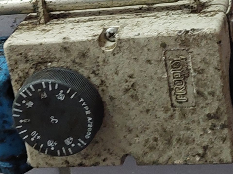 V chladiacom boxe na termostate značný výskyt plesne.