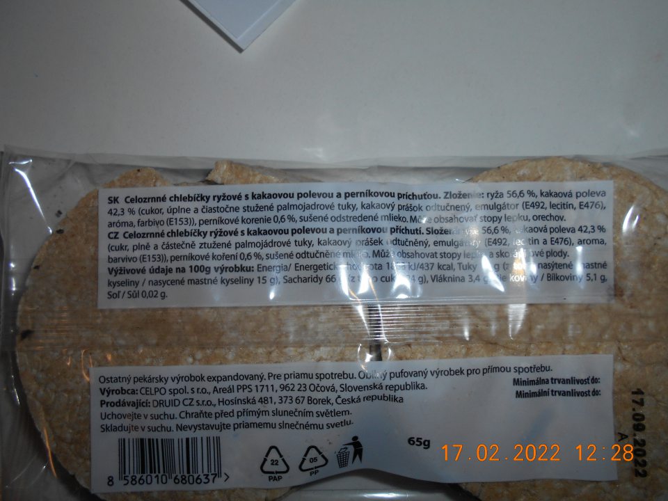 ) Zistené uvádzanie do obehu dvoch druhov potravinárskych výrobkov, u ktorých v zložení neboli zvýraznené zložky, spôsobujúce alergie alebo neznášanlivosť. 