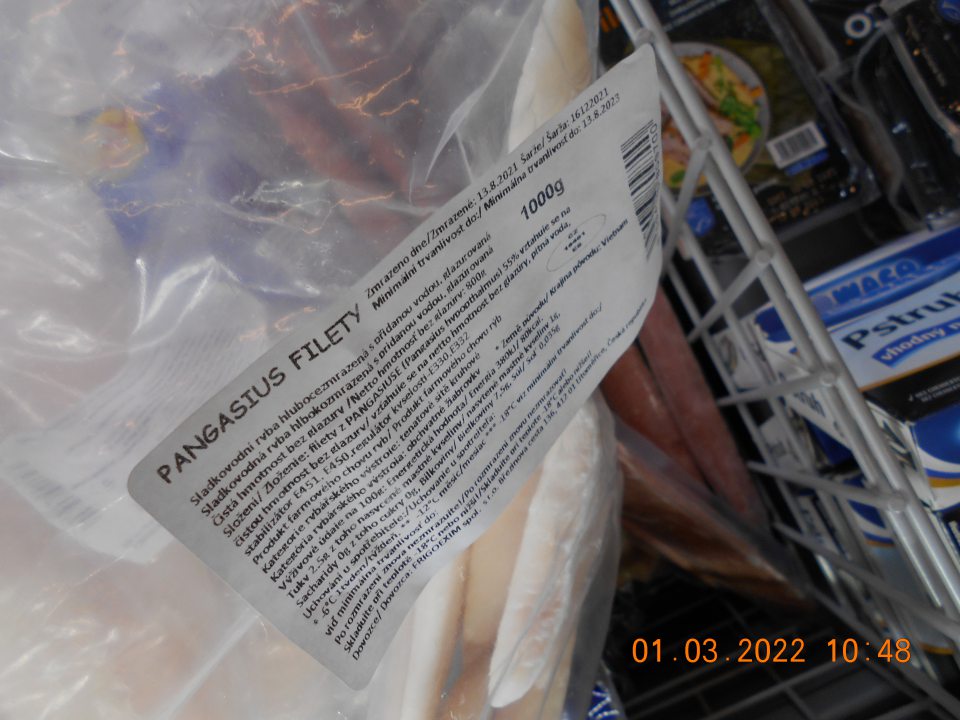 Zistené uvádzanie do obehu jedného druhu hlbokozmrazených rýb, u ktorých na oballe výrobku bola umiestnená etiketa, ktorá nepriliehala k obalu a dochádzalo k jej oddeľovaniu a odpadávaniu.
