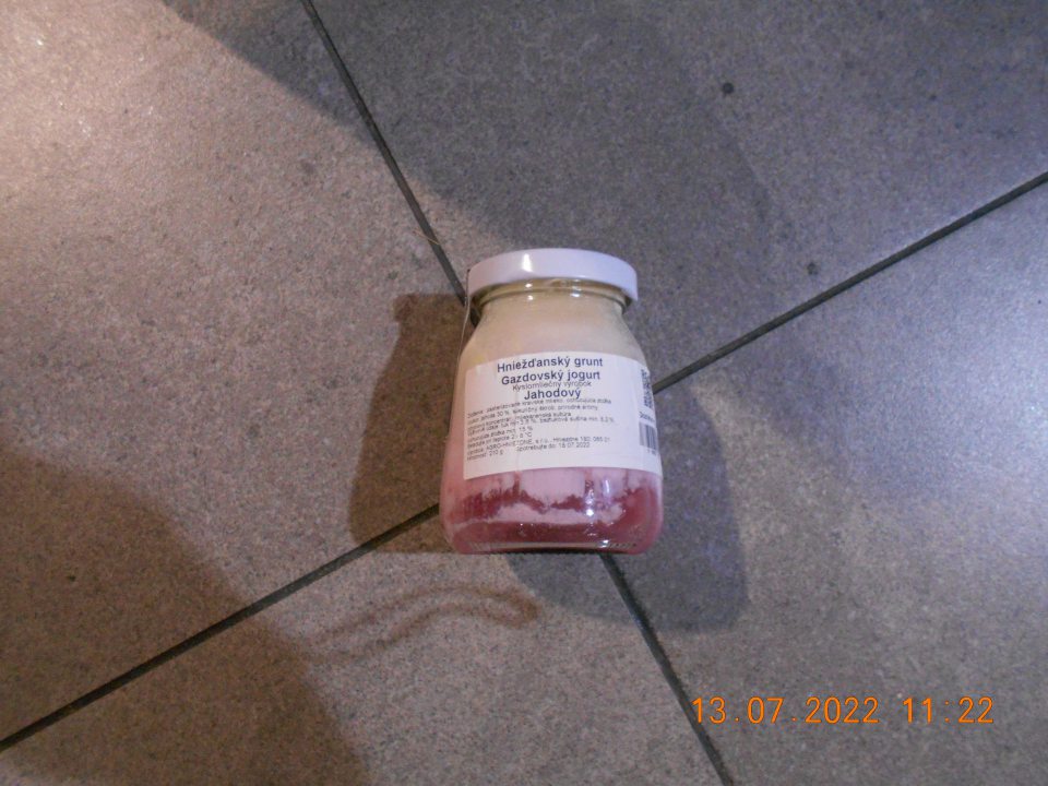 1.) nezvýraznená látka spôsobujúca alergie alebo neznášanlivosť (mlieko, lieskové orechy, horčica)