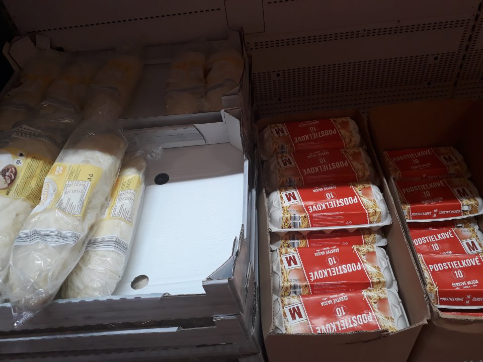 Spoločné skladovanie nezlúčiteľných druhov tovarov (slepačie vajcia a knedle.