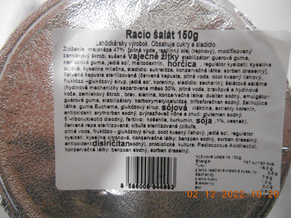 Na etikete výrobku: Racio šalát 150 g, lahôdkársky výrobok, dátum spotreby: 8.12.2022 chýbajú povinné údaje:
- „spotrebujte do...“, s odkazom, kde sa tento údaj nachádza
- osobitné podmienky skladovania
-meno alebo obchodné meno a adresa prevádzkovateľa potravinárskeho podniku.
