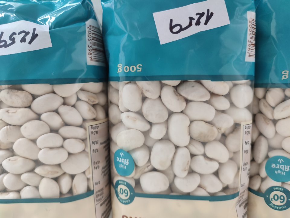 Odobratá vzorka Fazule bielej 500g, DMT 11/2022 - zistený výskyt plesní vo výrobku.