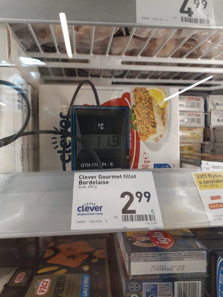 Nevyhovujúce teplotné podmienky uchovávania v mraziacom zariadení na predajnej ploche, v ktorom boli v čase kontroly umiestnené hlbokozmrazené produkty rybolovu