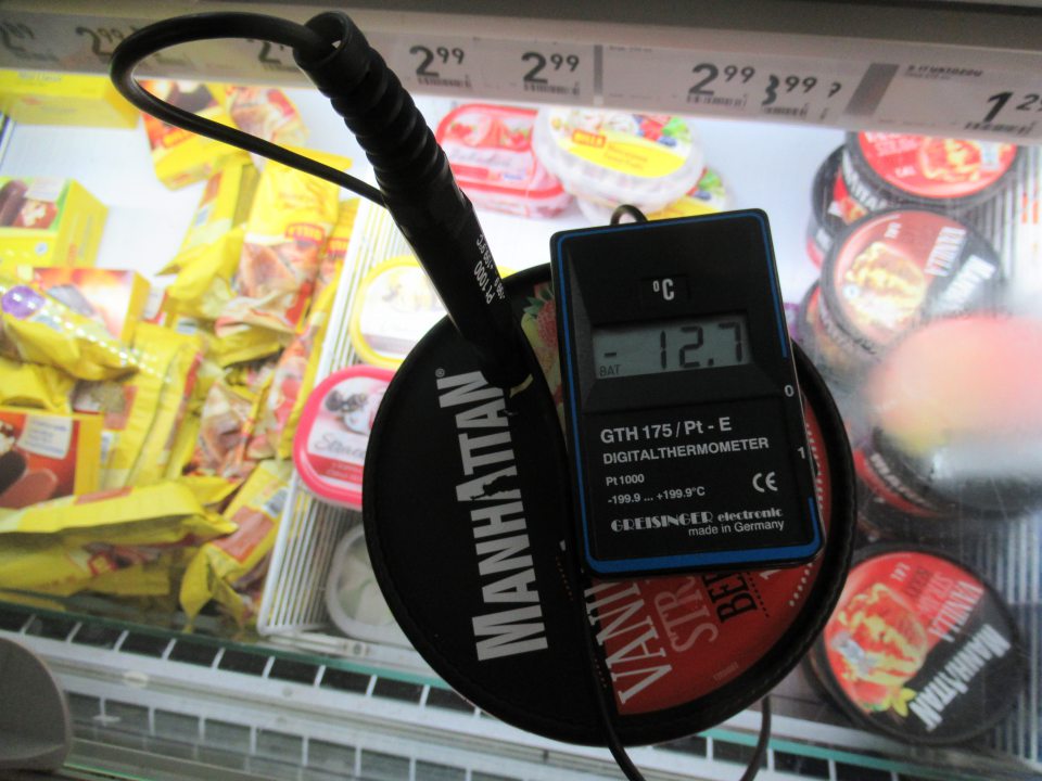 Nevyhovujúca teplota v jadre mrazeného krému -12,9°C. 