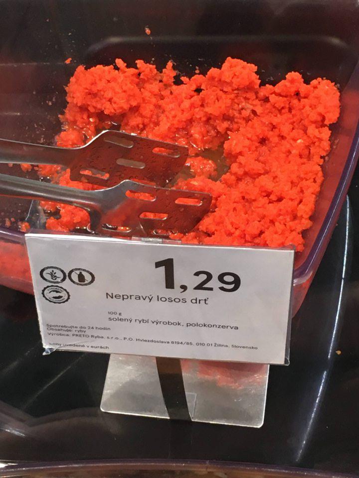 PPP mení údaje uvedené na nebalených potravinách v následnom spotrebiteľskom balení: lahôdkárske výrobky určené na predaj konečnému spotrebiteľovi zabalené v priestoroch predaja na žiadosť spotrebiteľa majú na vytlačenej spotrebiteľskej etikete zmenené údaje o názve a zložení