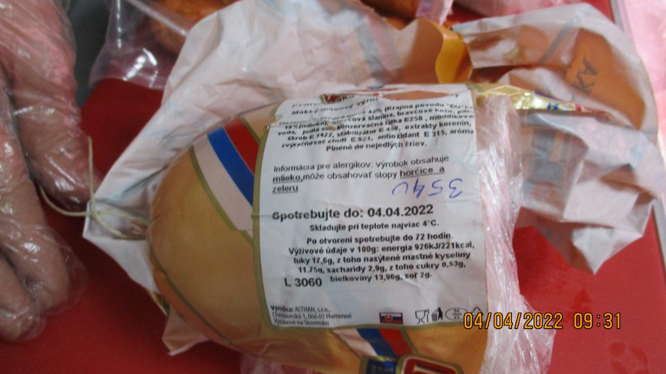 Mäsové výrobky s končiacim dátumom spotreby neoznačené, samostatne neuchovávané. 