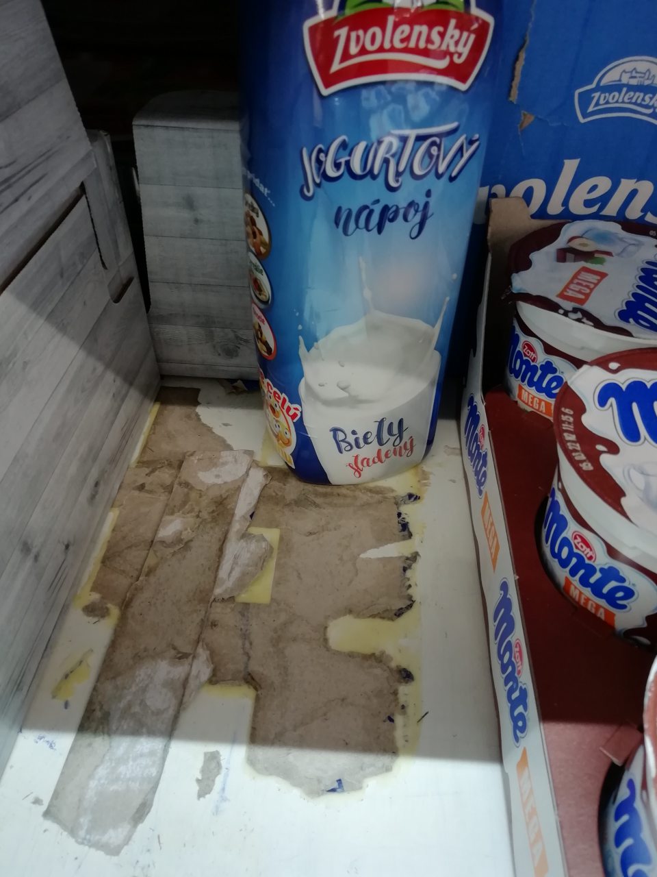 Znečistené chladiace zariadenie.