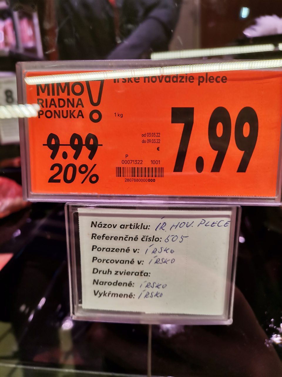 Nesprávne označenie hovädzieho mäsa po otvorení originálnych balení - chýbajúce číslo bitúnku a rozrábkarne.