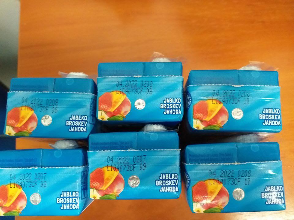 	Predaj jedného druhu výrobku po DMT viac ako 45 dní, výrobok predávaný na polici spolu s ostatnými potravinami.