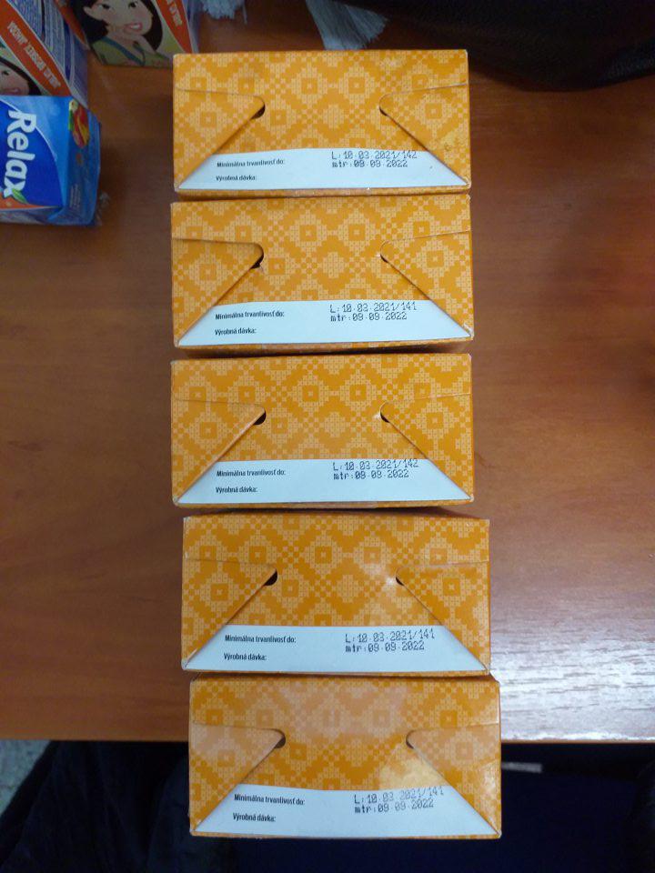 	Predaj jedného druhu výrobku po DMT, výrobok predávaný v mraziacom boxe spolu s ostatnými hlbokozmrazenými potravinami.