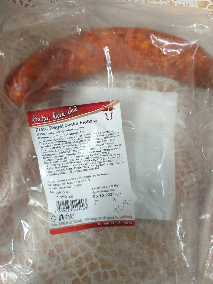 Predaj troch druhov výrobkov - otvorených predajcom a porciovaných predajcom, uvedené výrobky predávané s rozporom v údaji o spotrebe udanej výrobcom danej potraviny. Neprimerané predlžovanie dátumu spotreby po otvorení originálneho obalu.