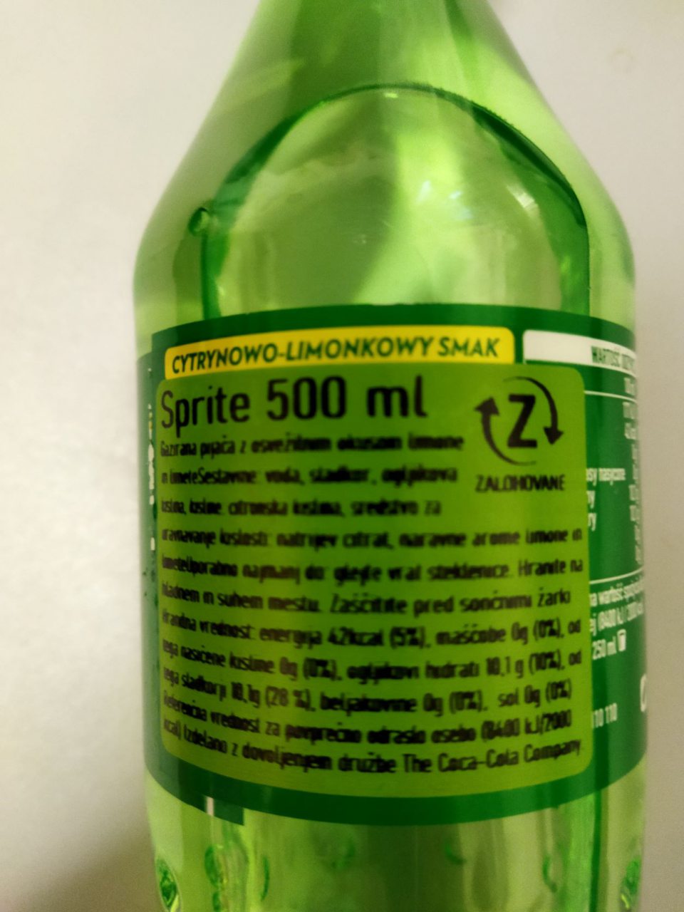 Predaj potravín neoznačených v kodifikovanej forme štátneho jazyka.