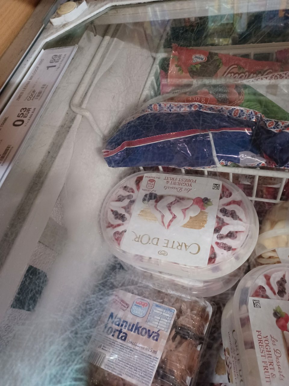 Námraza v mraziacom boxe.