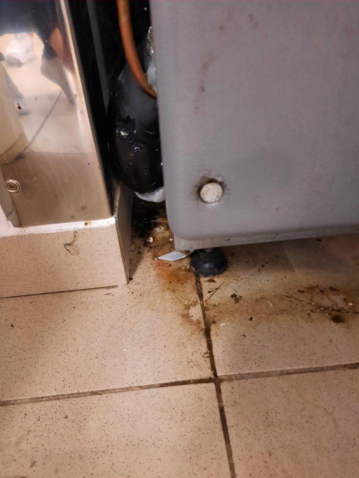 znečistenie podlahy na predajnej ploche