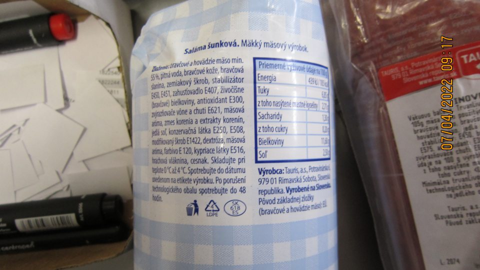 Predaj mäsového výrobku bez označenia dátumu otvorenia a bez označenia skráteného dátumu spotreby. 