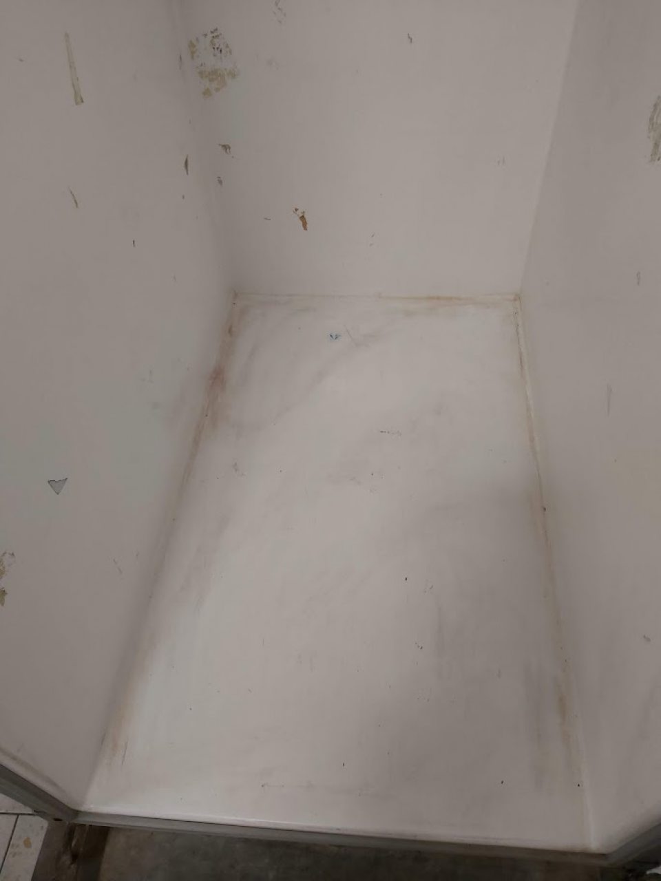 1.3./ Znečistené TKT boxy na prepravu potravínj