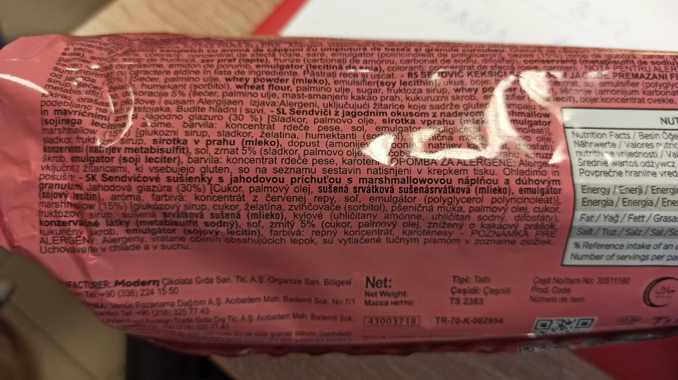 Umiestňovanie na trh potraviny s nesprávnym označením.