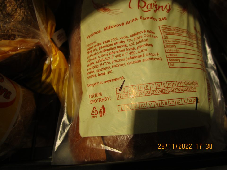 U 4 druhov Zámutovského chleba bol uvedený dátum spotreby namiesto dátumu minimálnej trvanlivosti v celkovom množstve 7,5 kg a v celkovej cene 29,22 €