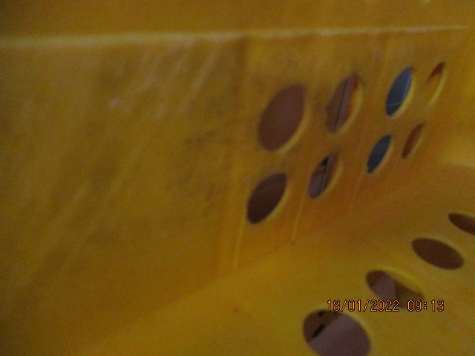 Znečistené prepravky u výrobcu.