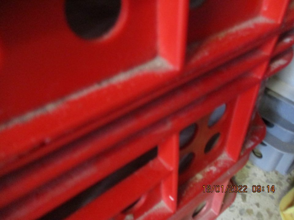 Znečistené prepravky u výrobcu.