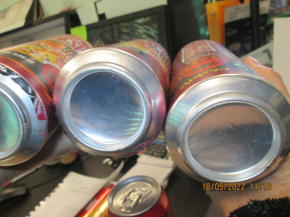 Desperados Sangré svetlé pivo ochutené tequilou 5,9% obj. 500ml, výrobca: Heineken Slovensko, a.s., Novozámocká 2, 947 01 Hurbanovo, SR. Na obale deklarované minimálna trvanlivosť do: pozri dno plechovky, pričom na dne plechovky, ani na celom povrchu obalu výrobku nebol deklarovaný žiadny dátum minimálnej trvanlivosti