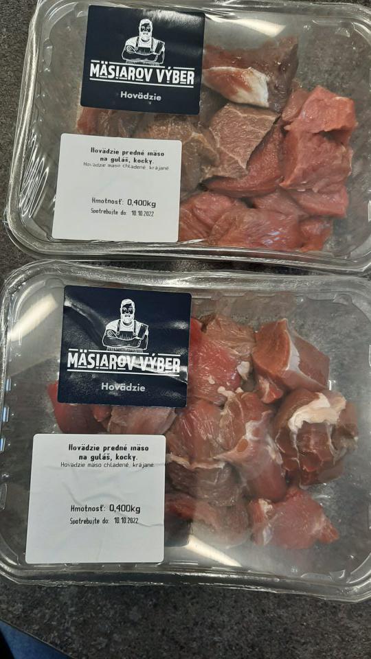 Počas kontroly bol zistený predaj po dátume spotreby, a to: 1.8. Hovädzie predné mäso na guľáš, kocky, chladené, 400g, 2 balenia, balené v ochrannej atmosfére, celková cena: 9,58 eur, pôvod: Česká republika, CZ 333 ES, spotrebujte do: 10.10.2022.