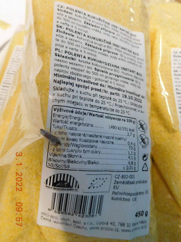 Zistený výskyt lariev škodcov na povrchu obalov 2 druhov mlynských výrobkov.