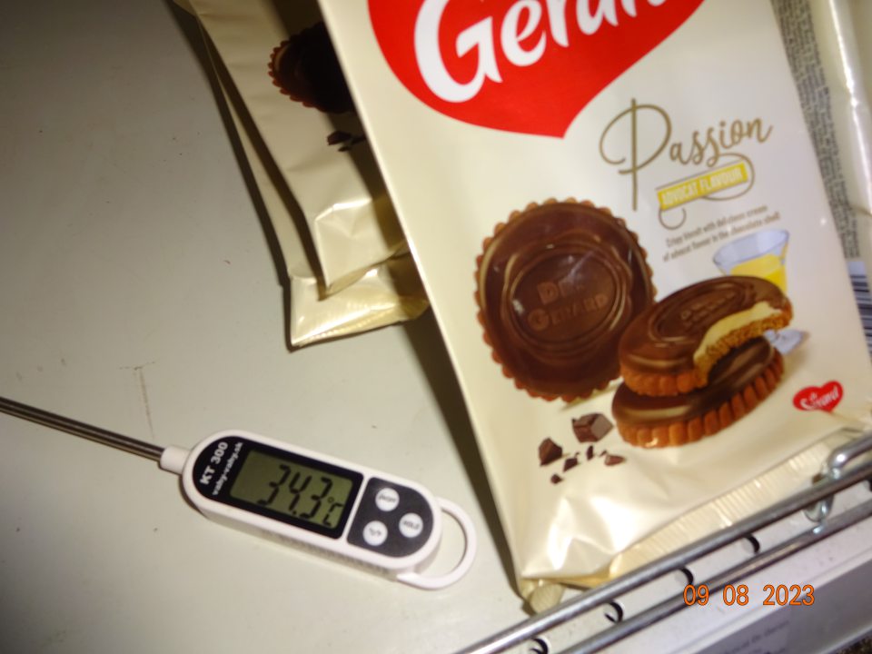 Uchovávanie potravín pri nevhodných teplotných podmienkach.