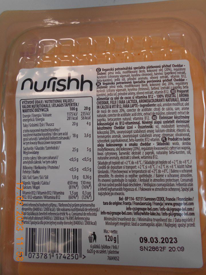 V čase kontroly boli zistené štyri nedostatky: 1.) Informácie uvádzané na obale uvádzajú spotrebiteľa do omylu z hľadiska ich charakteru, nakoľko na prednej strane obalu je veľkým písmom uvedené "Cheddar, Mozzarela, GOUDA" navádzajúce dojem prítomnosti zložky živočíšneho pôvodu (syr), pričom v zložení zložka "syr" chýba