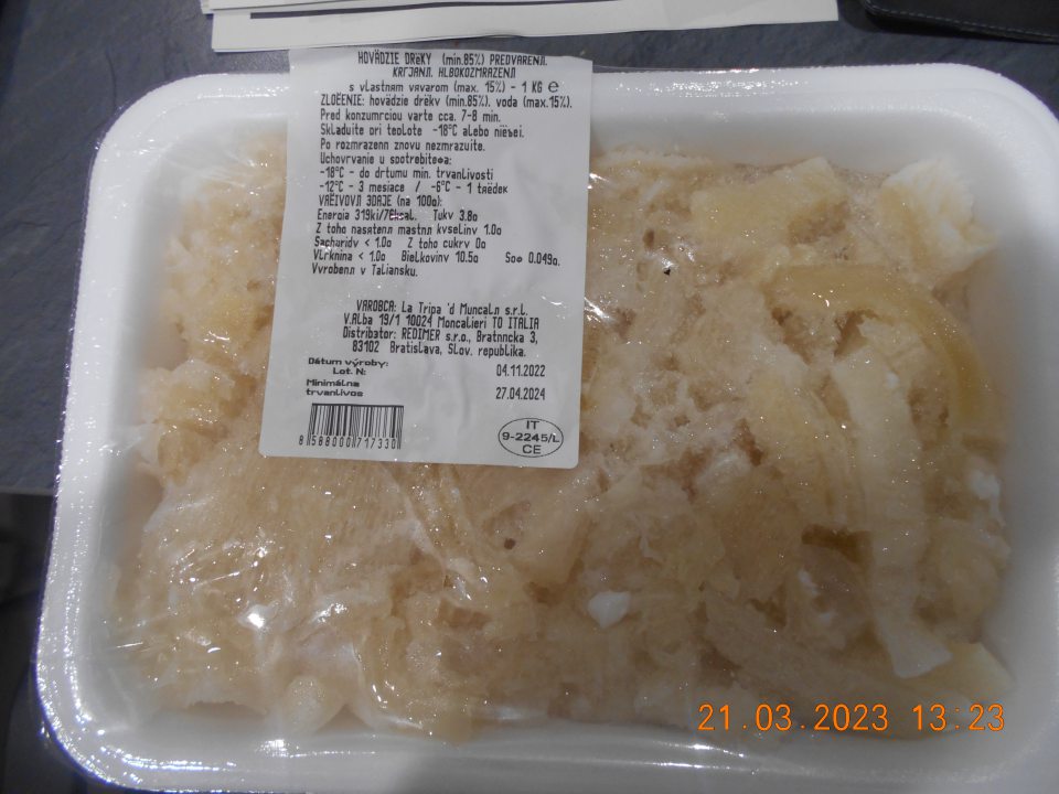 Zistené ponúkanie na predaj jedného druhu hlbokozmrazeného výrobku, u ktorého na etikete bolo uvedené znaky a písmená, ktoré nie sú uvedené v štátnom jazyku a sú pre spotrebuiteľa nepresné a nejasné. 