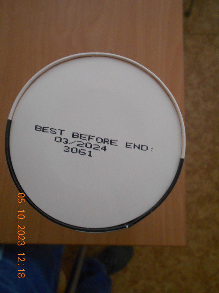  na etikete výrobku nie je uvedený odkaz na dátum minimálnej trvanlivosti v štátnom jazyku, uvedené " BEST BEFORE END, SEE BASE OF PACK"