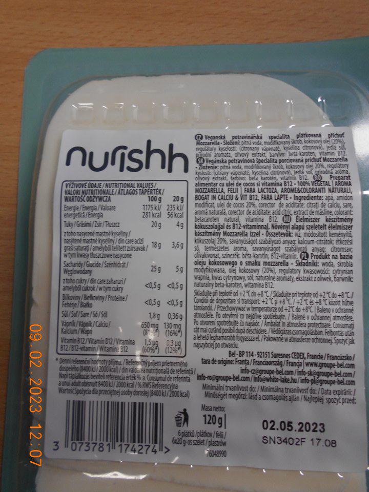 nformácie uvádzané na obale výrobkov uvádzajú spotrebiteľa do omylu z hľadiska charakteru (na prednej strane uvedené Cheddar, Mozzarella, GOUDA - pričom v zložení zložka "syr" chýba