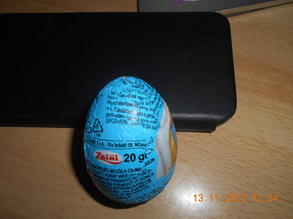  u torch výrobkov boli údaje o zložení ako aj údaje o výrobcovi alebo distribútorovi nie sú ľahko viditeľné a čitateľné, prekrývajúce sa (spôsob balenia je nevyhovujúci, poprekladaný alumíniový obal do tvaru vajca) 