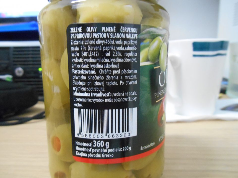 CBA ZELENÉ OLIVY PLNENÉ ČERVENOU PAPRIKOVOU PASTOU V SLANOM NÁLEVE, 360g - nesprávny spôsob uvedenia dátumu minimálnej trvanlivosti. Na etikete je uvedené: „Minimálna trvanlivosť: uvedená na obale“, na viečku je uvedený údaj „01/2024“. Správne má byť: „Minimálna trvanlivosť do konca ...“