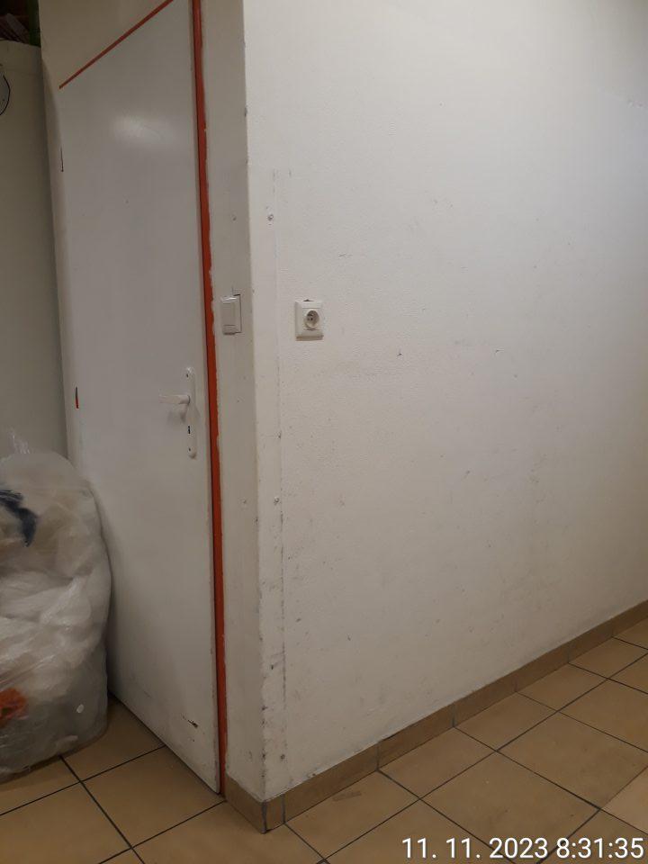 nevyhovujúci stav stien - znečistené steny