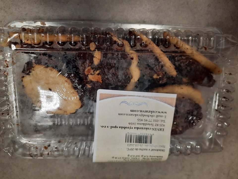 Orechové margarétky cukrársky výrobok - predaj po uplynutom dátume minimálnej trvanlivosti