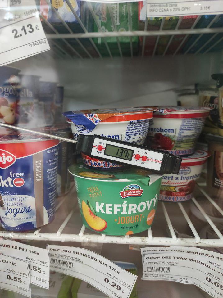 Uchovávanie mliečnych výrobkov pri nevyhovujúcej teplote.