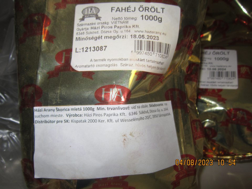 uskladnenie 7 druhov surovín po uplynutí dátumu minimálnej trvanlivosti spoločne so surovinami používanými vo výrobnom procese