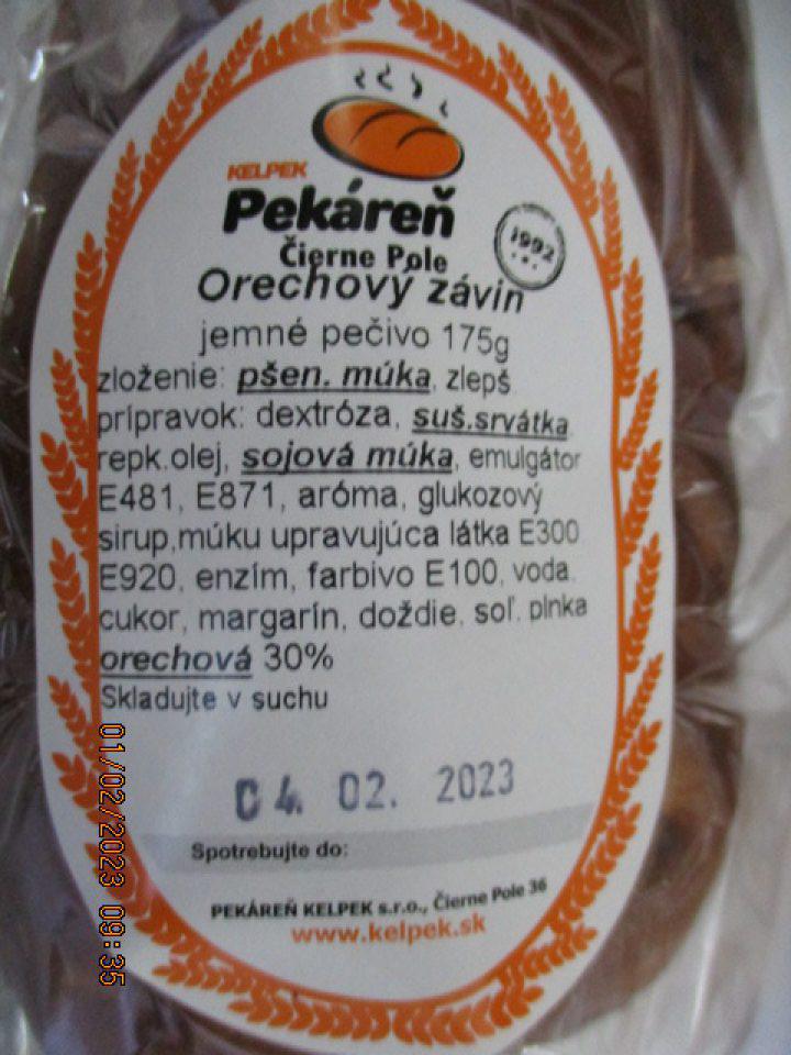 Orechový závin jemné pečivo 350g neoznačená zložená zložka, použité skratky, chýba celá adresa výrobcu, nie je určený druh použitého tuku.