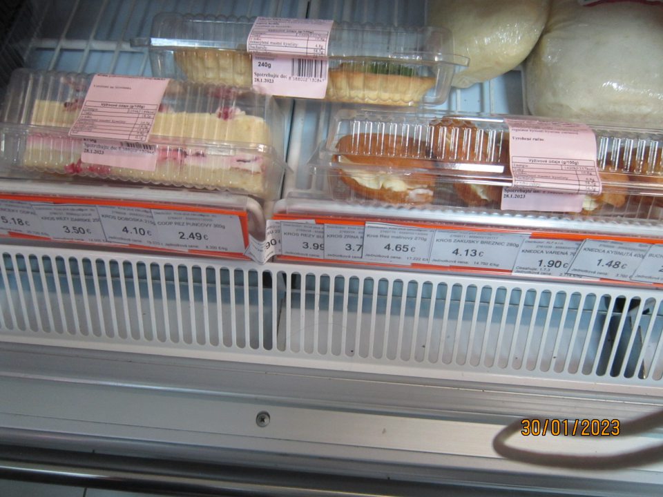 1. Predaj cukrárenských výrobkov po uplynutí dátumu spotreby.