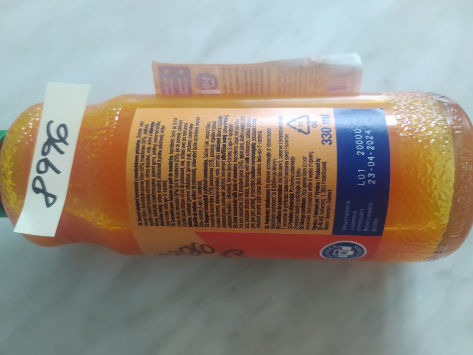 malé písmo na etikete