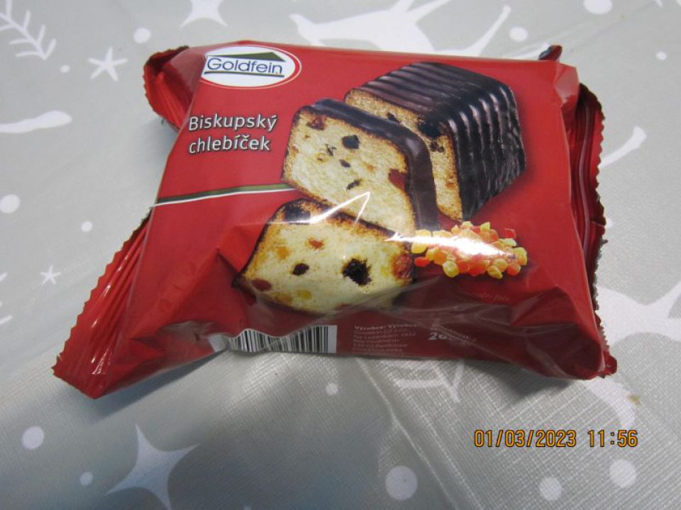 Predaj potravín po uplynutí DMT spoločne s potravinami pred uplynutím DMT, bez ich oddeleného umiestnenia od ostatných potravín a označenia v zmysle zákona o potravinách: Piškótový koláč s kúskami 2,5% čokolády, celomáčaný tukovou kakaovou polevou 400g, 2 ks, DMT 17.02.2023 