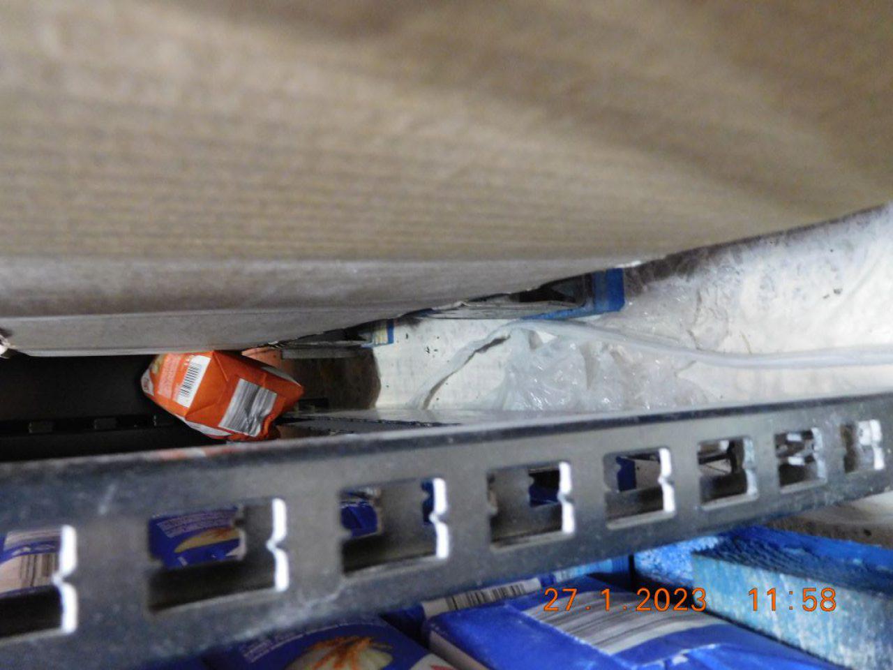 Zistený výskyt trusu hlodavcov v priestore pri predaji mlynských výrobkov.