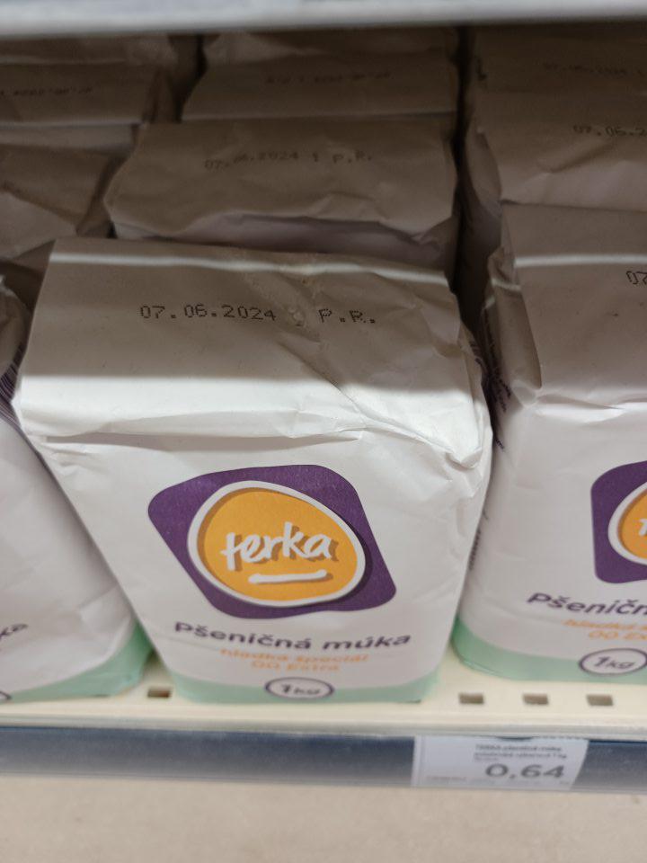 Predaj potravín po uplynutí DMT bez zreteľného oddeleného umiestnenia označenia, že sa jedná o potraviny po uplynutí DMT