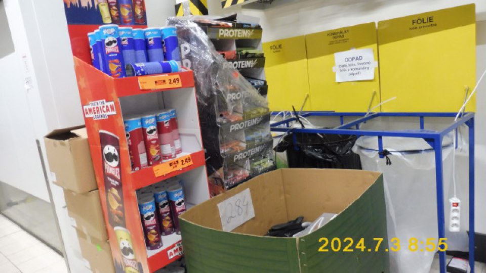 Spoločné skladovanie nezlučiteľných druhov potravín.