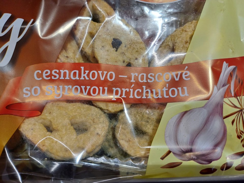 Prítomnosť plesní u trvanlivého pečiva v originálne balenom výrobku.