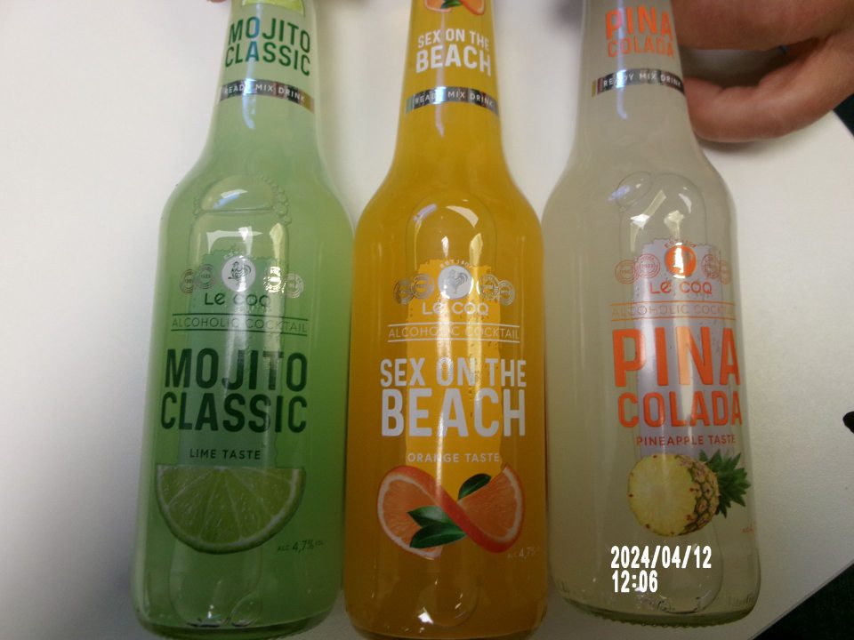  Uvádzanie do obehu troch druhov potravinárskych výrobkov s ťažko prístupnými údajmi- chýba odkaz o sprístupnení informácií v štátnom jazyku.