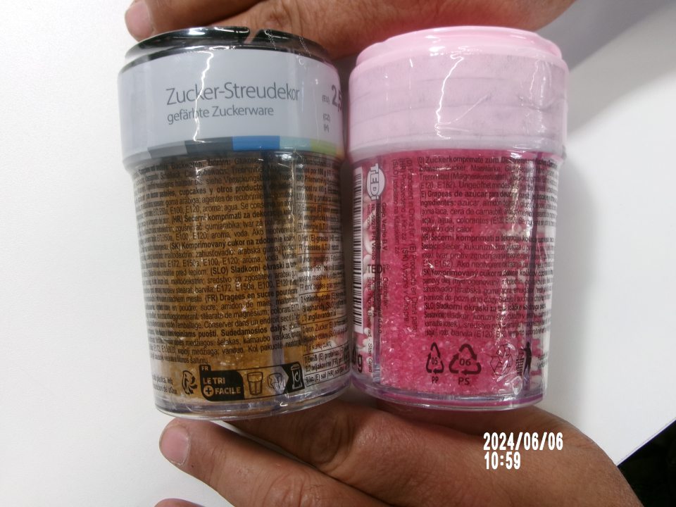 Nesprávne uvedené zloženie výrobkov. Namiesto výrazu ,,zložky" alebo zloženie, bol použitý výraz- prísady.