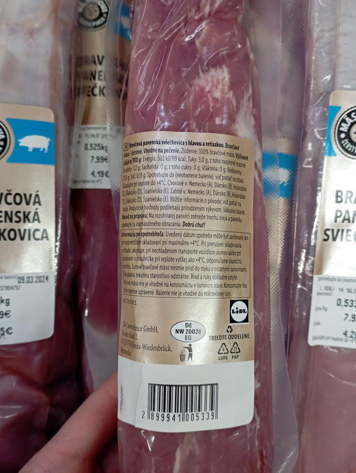 Uvádzanie na trh výrobok Bravčová panenka, sviečkovica s hlavou a retiazkou s neuvedenou krajinou pôvodu mäsa. Chýbali doplňujúce informácie na etikete.